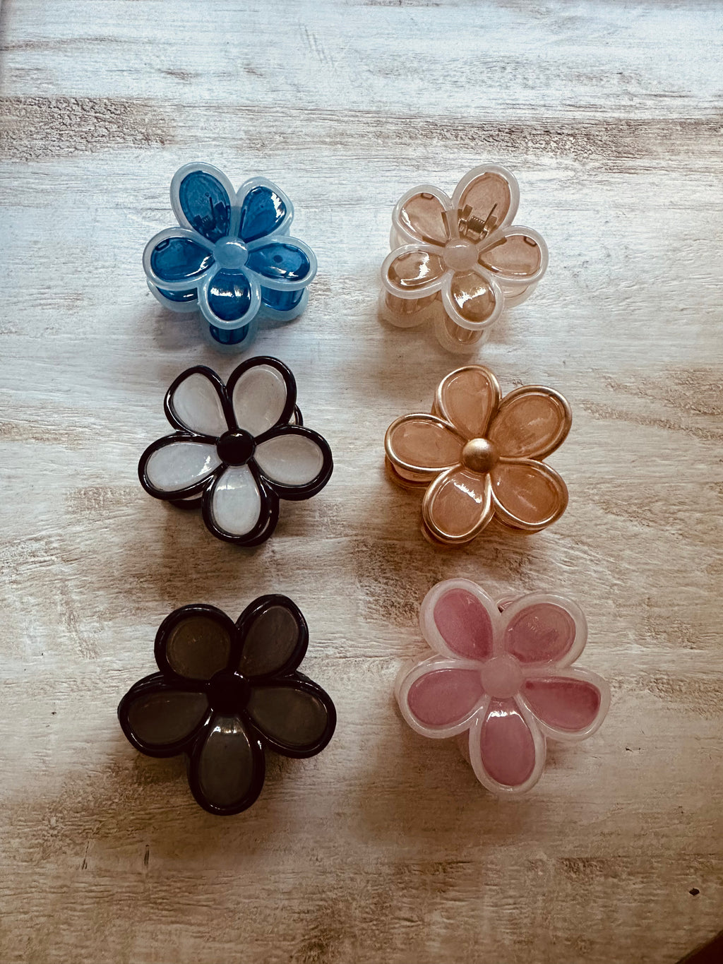 Small Retro Flower Hair Clip