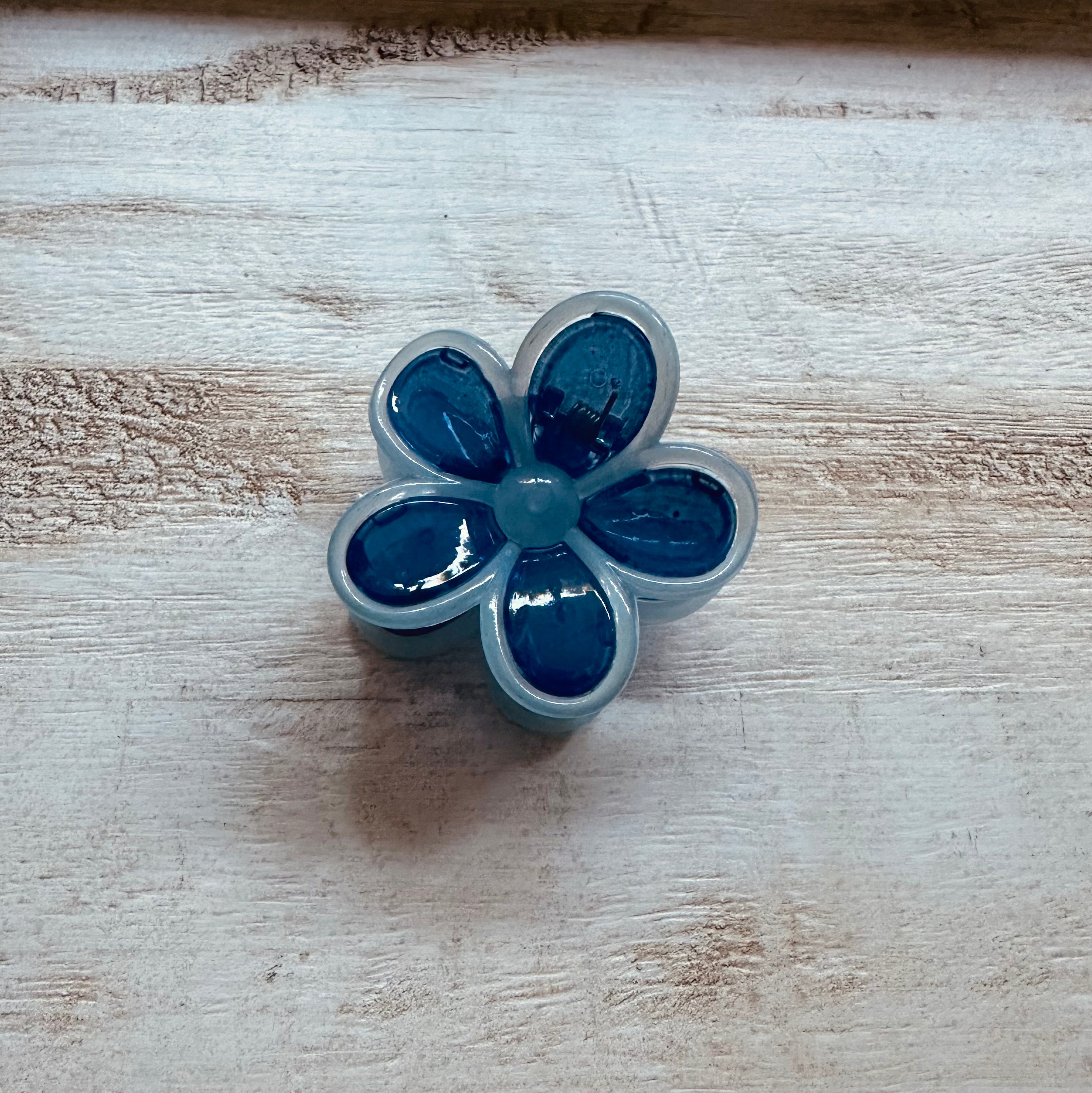 Small Retro Flower Hair Clip